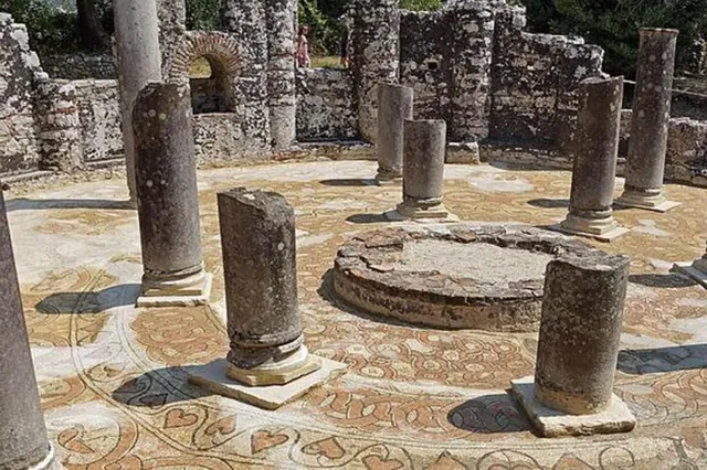 Butrint (UNESCO), Lëkurësi Castle and Ksamil beach