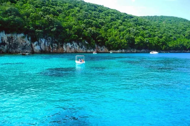 Boat trip around Sivota, with lunch