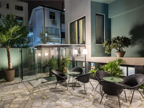 Taras w Allure Boutique Hotel w Tiranie