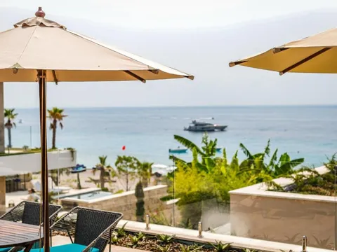La spiaggia vicino al Drymades Inn Resort a Dhërmi