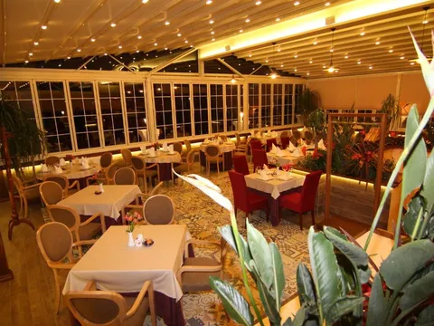 Restauracja w Hotel Boutique Restaurant Gloria w Tiranie