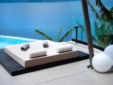 Pool im Nobus Hotel & Spa in Vlora