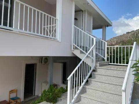 Persephone guesthouse in Himara