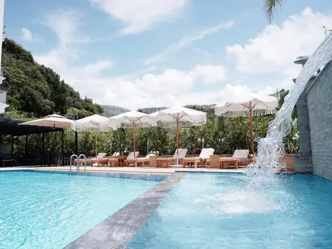 Piscina presso Sea View Hotel, Himara
