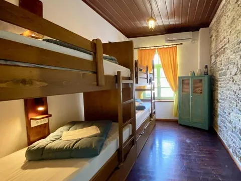 Chambre du Stone City Hostel à Gjirokastër