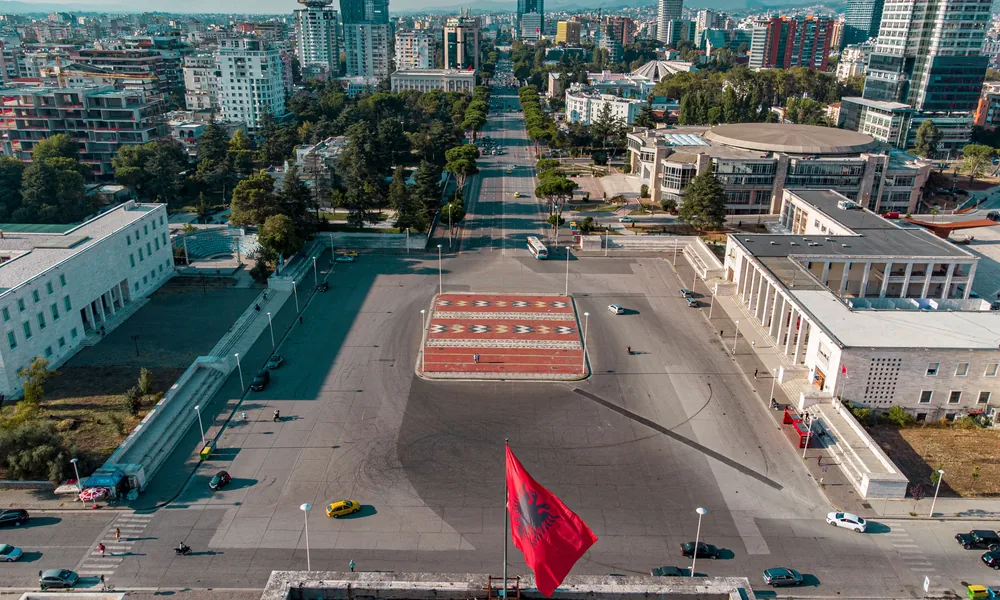 Plaza Skanderbeg y el centro de Tirana