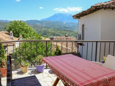 Balkon mit Aussicht im Guest House Vasili in Berat