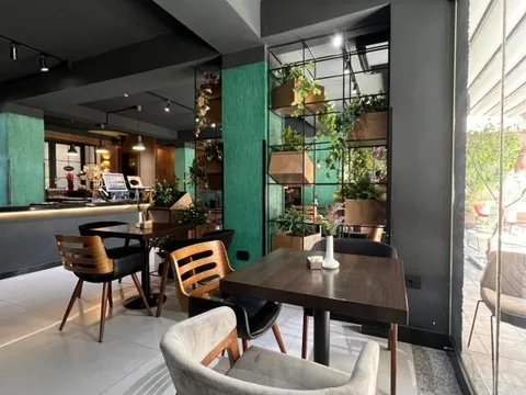 Restauracja w Vila 90 Boutique Hotel w Tiranie