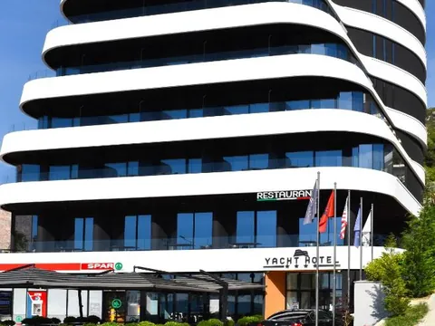 Exterior of Yacht Hotel in Vlora